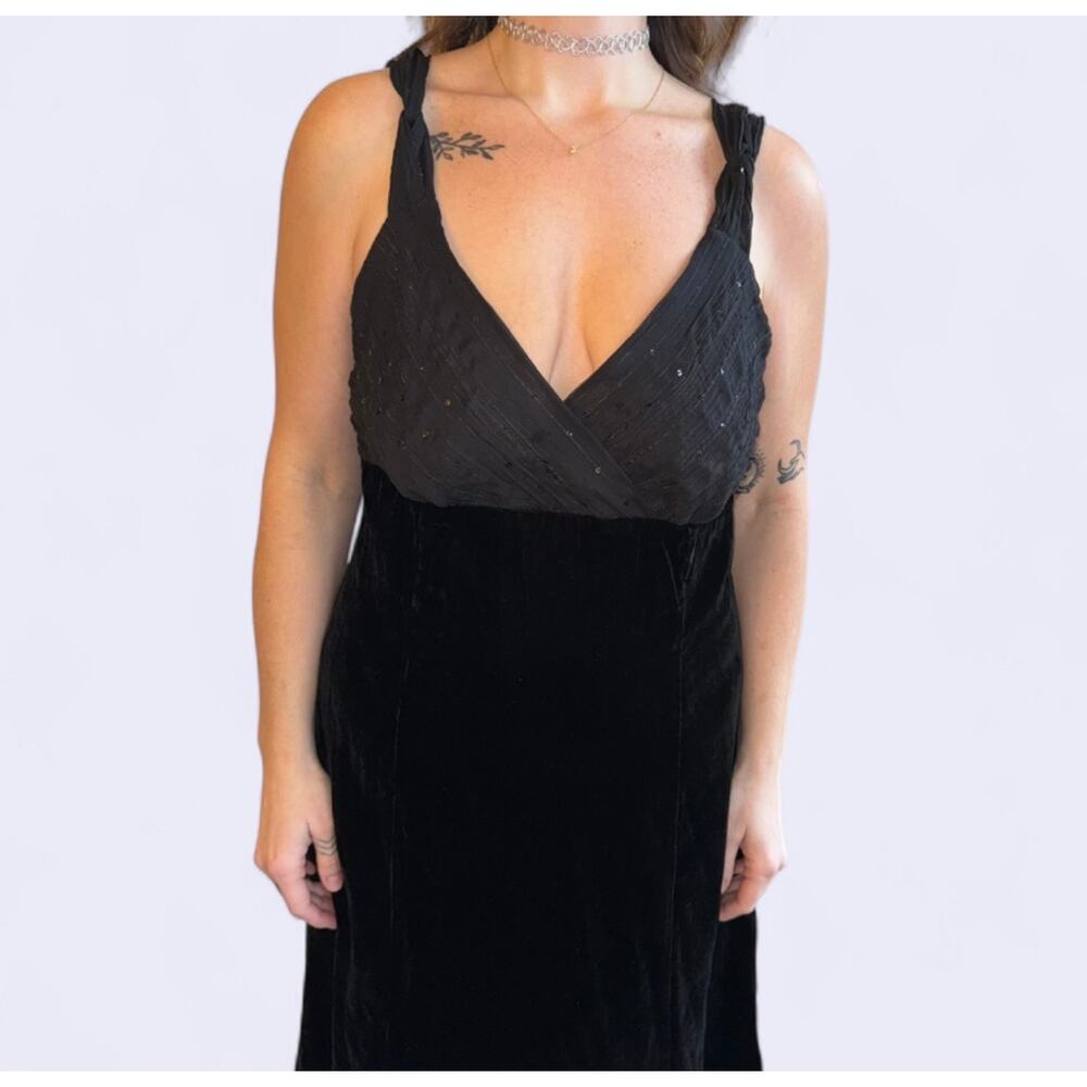Vintage 90s / Y2K Black velvet formal dress w/ chiffon sequin embroidered bodice